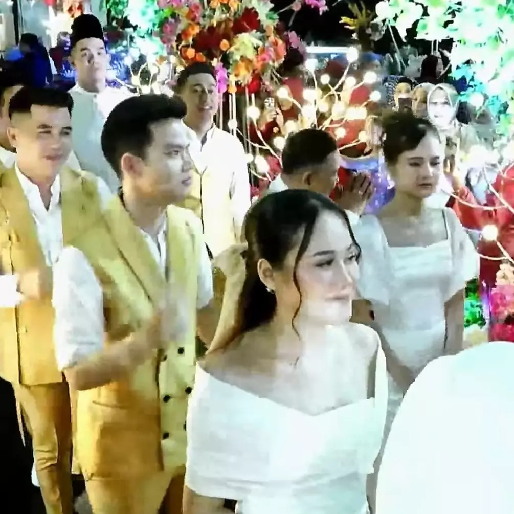 Potret 10 seleb di akad nikah Putri Isnari dan Abdul Aziz, Aulia DA tampil menawan pakai gaun putih