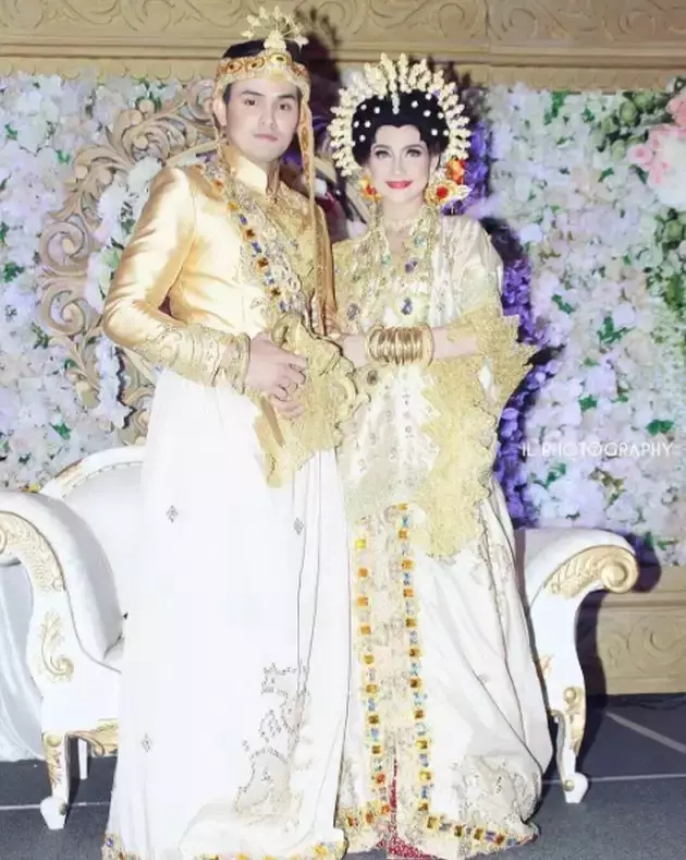 seleb menikah pakai adat Bugis © berbagai sumber