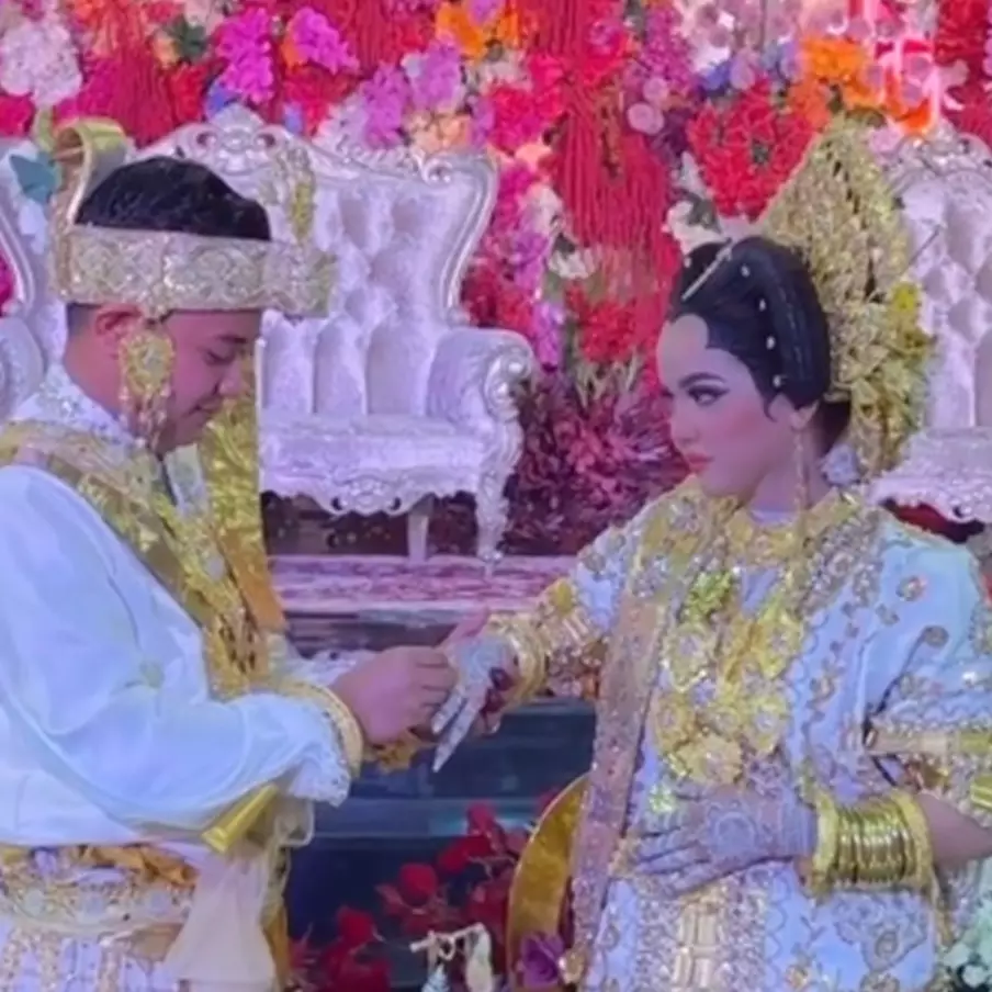 Tak didampingi orang tua, isak tangis Putri Isnari saat sungkeman kepada sang kakak penuh haru