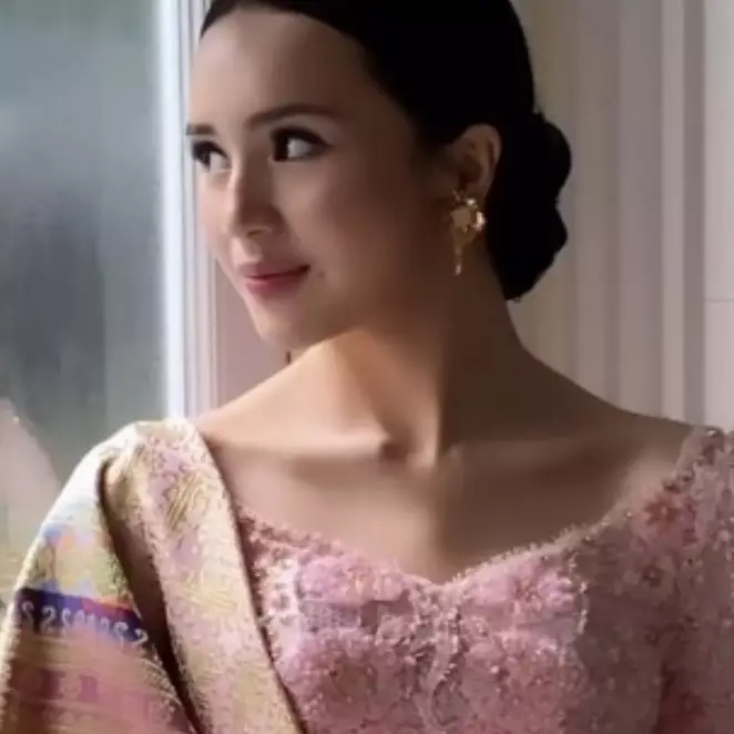 Siap dipersunting anggota DPR RI, ini 9 momen lamaran Beby Tsabina dan Rizki Natakusumah