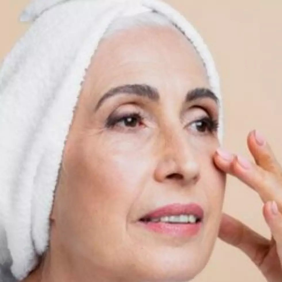 Bukan pakai masker beras, ini cara hilangkan kerutan di wajah kendur cuma pakai 1 jenis sayuran