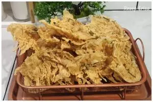 Tanpa baking soda, trik agar peyek tak berminyak dan renyah berbulan-bulan cuma tambah 1 bahan dapur