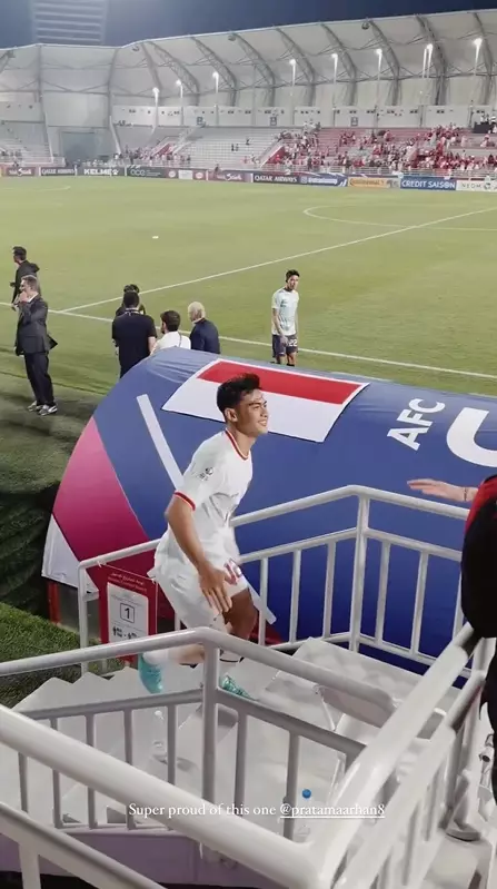 momen Pratama Arhan peluk istri usai bertanding jadi sorotan © 2024 brilio.net