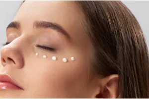 10 Rekomendasi eye serum lokal harga di bawah Rp 150 ribu, mata panda auto hilang