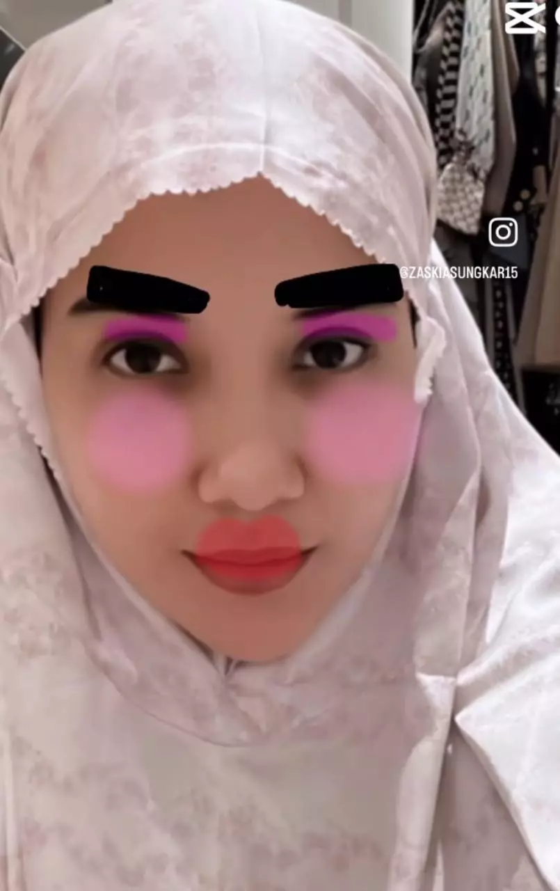 potret zaskia sungkar ikuti tren makeup asoka © instagram