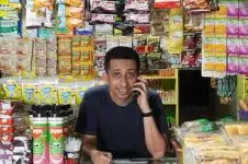 Viral larangan toko kelontong buka 24 jam, ini 7 fakta warung Madura yang bikin penasaran