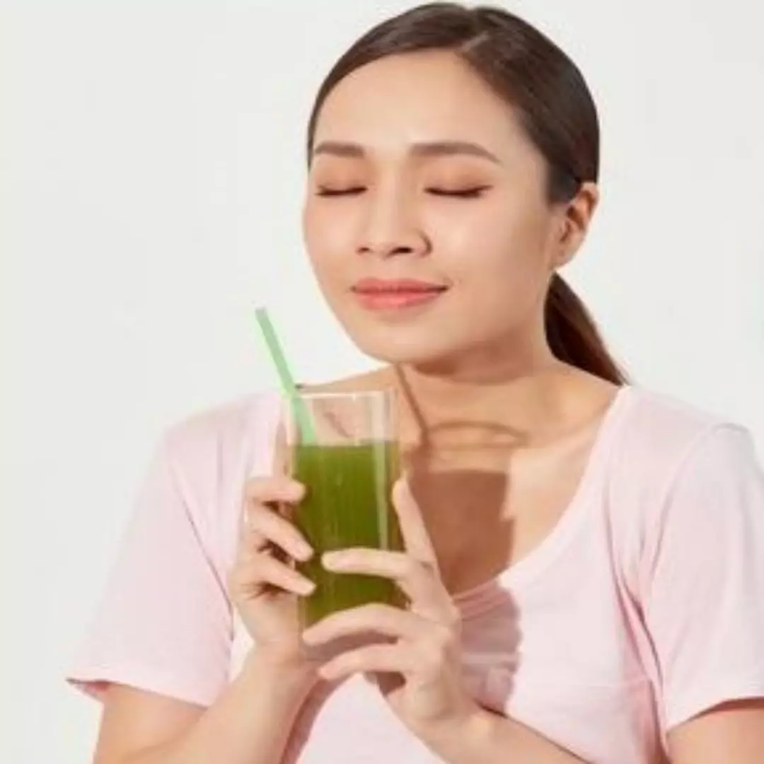 Tanpa produk instan, ini trik bikin minuman kolagen agar awet muda di usia 60-an pakai 2 jenis buah