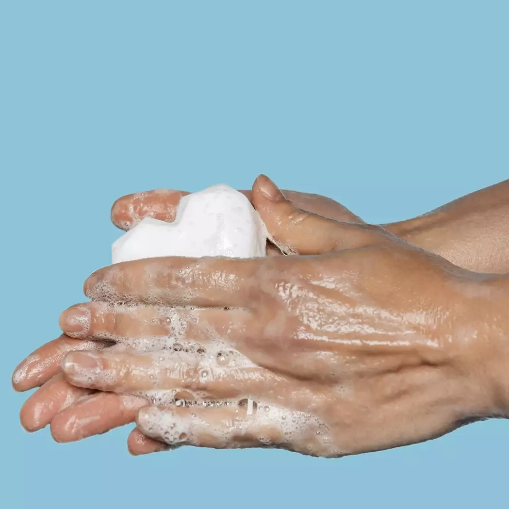 11 Rekomendasi sabun cuci wajah untuk anak sekolah di bawah Rp 100 ribu ini bikin wajah glowing