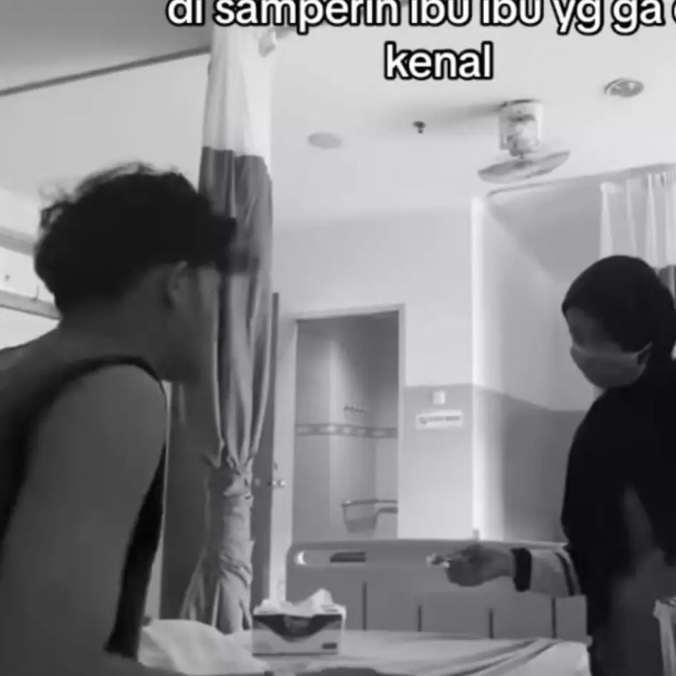 Sakit sendirian di tanah rantau, pria dirawat ibu nggak dikenal saat opname ini momennya bikin haru