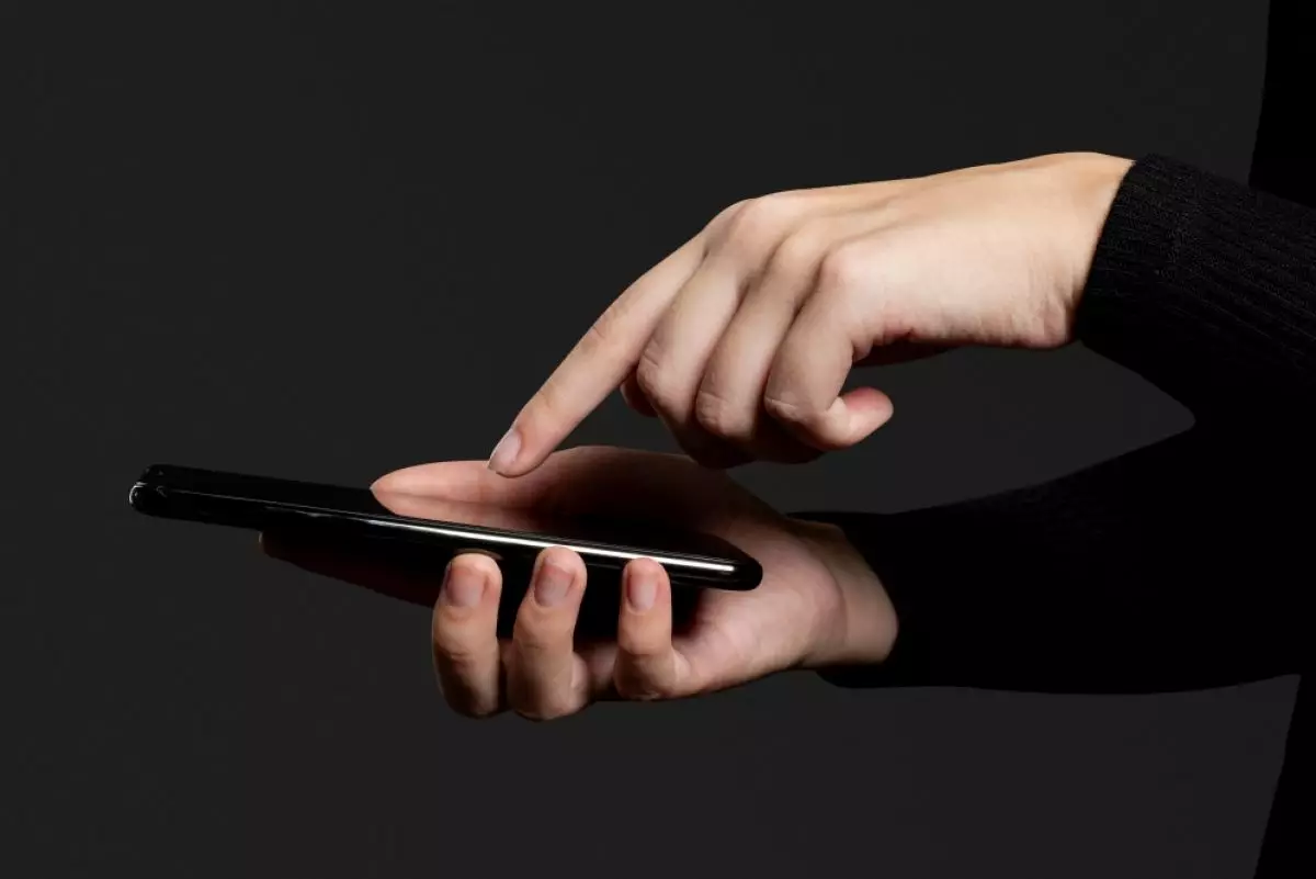 Cara menonaktifkan input layar sentuh di ponsel cerdas untuk mengatasi masalah ketukan tak disengaja