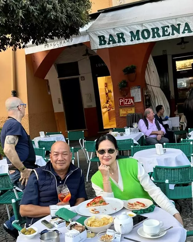 momen Donna Harun dan pasangan yang profesinya mentereng © 2024 Instagram