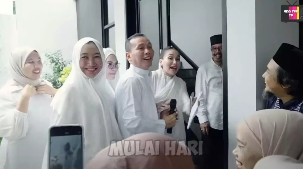 Ayu Ting Ting syukuran rumah baru © 2024 YouTube Ayu Ting Ting syukuran rumah baru © 2024 YouTube