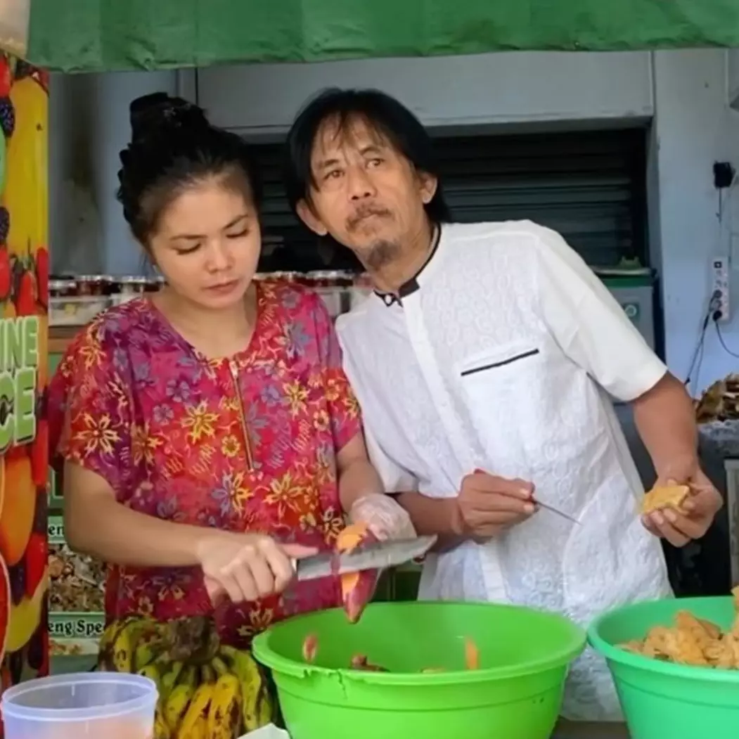 Kesetiaan pada suami dipuji, 11 momen manis Karina Ranau beri kejutan ultah sederhana Epy Kusnandar