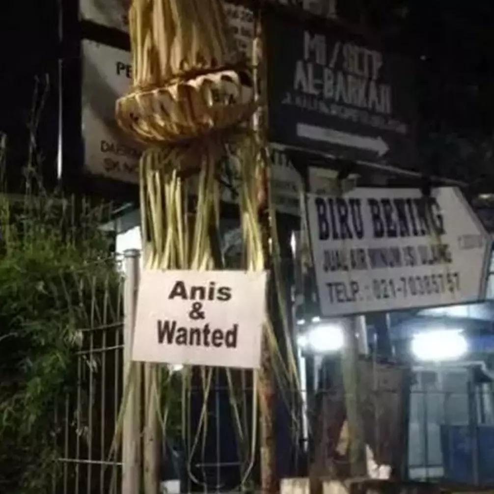 11 Potret kocak papan petunjuk lokasi pernikahan ini nyeleneh pol, bikin tamu auto mikir keras