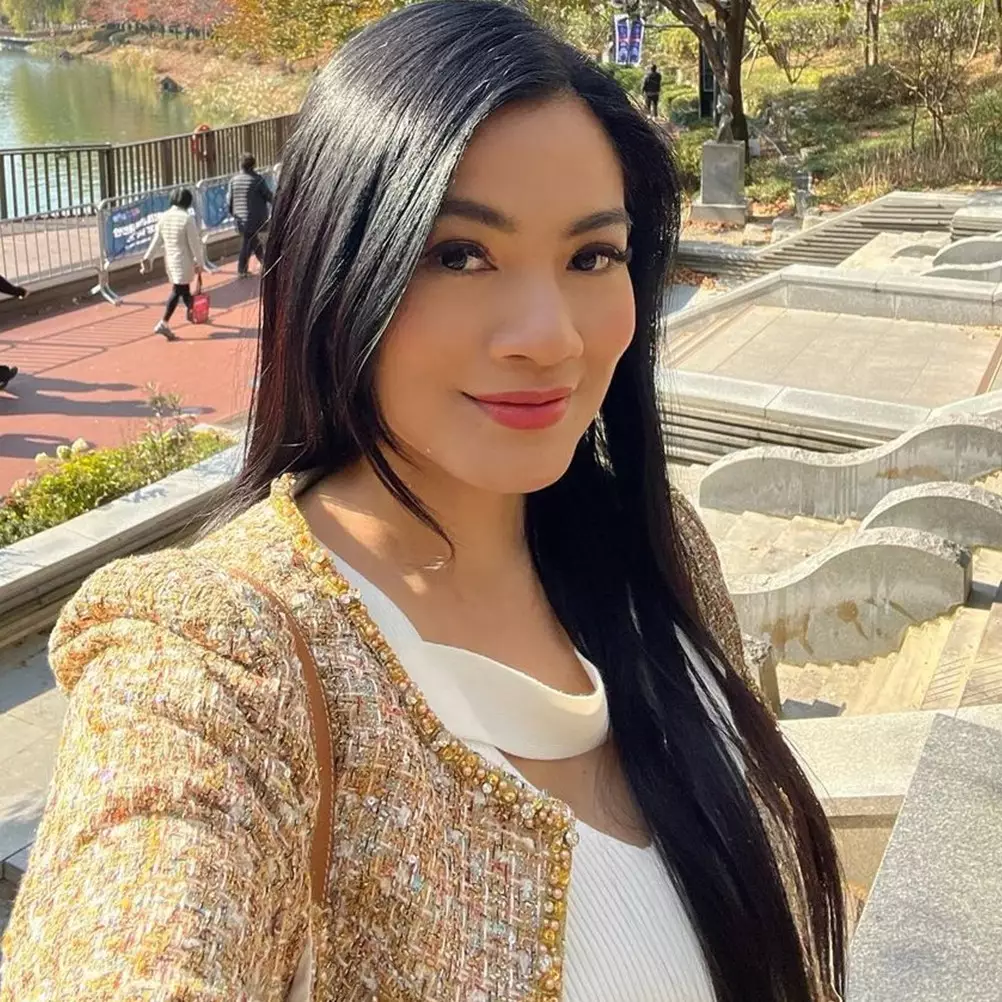 Diundang pemerintah Arab Saudi untuk jadi pembicara, 9 penampilan Titi Kamal ini malah tuai perdebatan