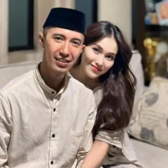 Bakal dihuni bersama Lettu Fardhana, 11 potret rumah baru Ayu Ting Ting banyak sekat pintu kaca geser