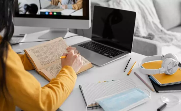 Kata penyemangat untuk motivasi menuntut ilmu © Freepik