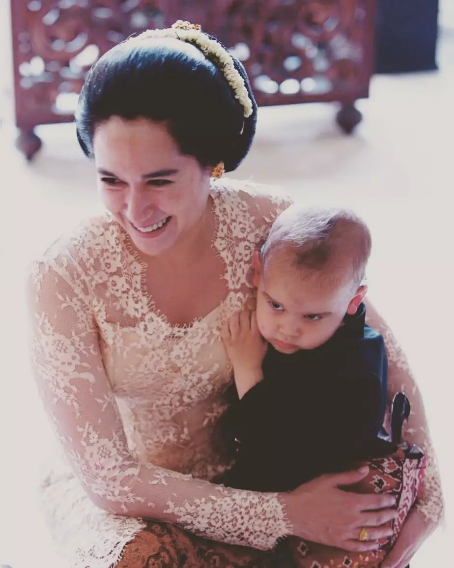 potret Frederik Kiran cucu Soekarno dari kecil hingga kini © 2024 brilio.net potret Frederik Kiran cucu Soekarno dari kecil hingga kini © 2024 brilio.net