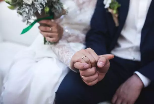 Kisah apes pemuda di Cianjur yang istrinya lelaki Berbagai sumber