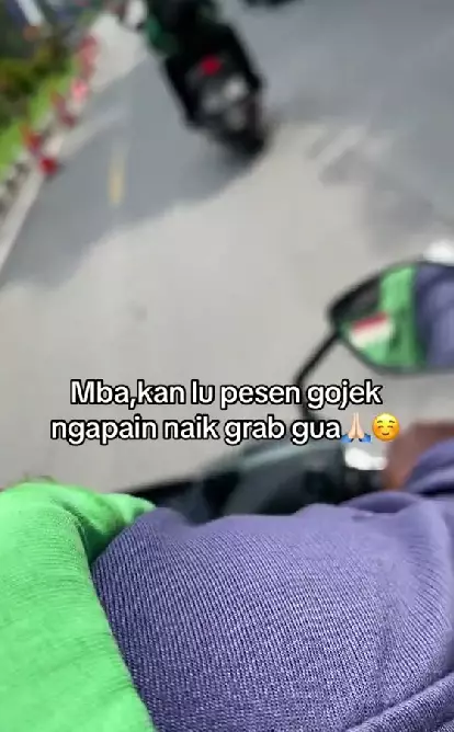 Momen wanita salah naik ojek online TikTok/@sheila.elsh