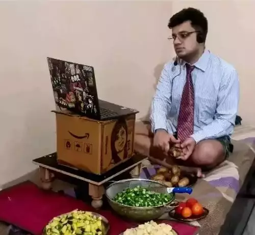 Potret kocak orang pengen multitasking Berbagai sumber