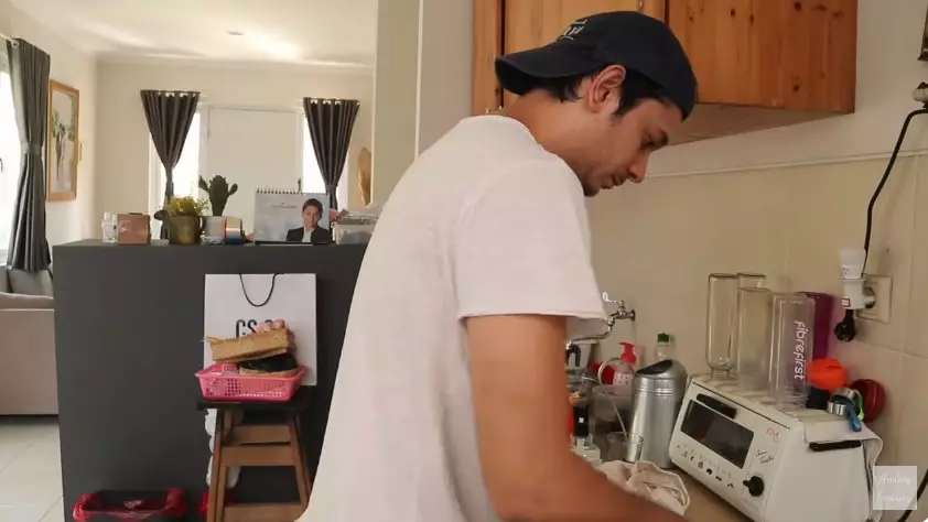 dapur aktor FTV Andrew Andika © YouTube