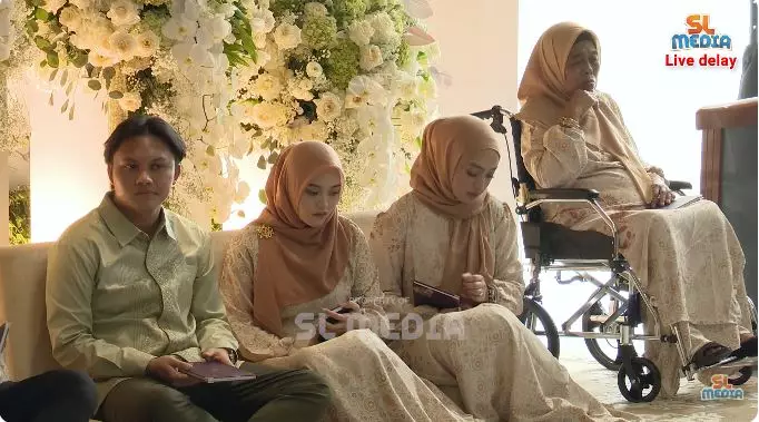 potret santyka fauziah kekasih sule di pengajian © berbagai sumber potret santyka fauziah kekasih sule di pengajian © berbagai sumber