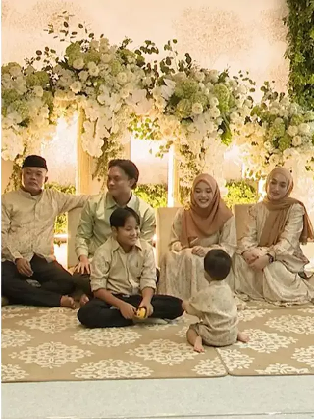 potret santyka fauziah kekasih sule di pengajian © berbagai sumber potret santyka fauziah kekasih sule di pengajian © berbagai sumber