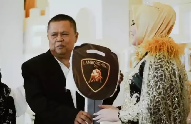 Potret wanita dasteran  Instagram/@puterisandagaaa