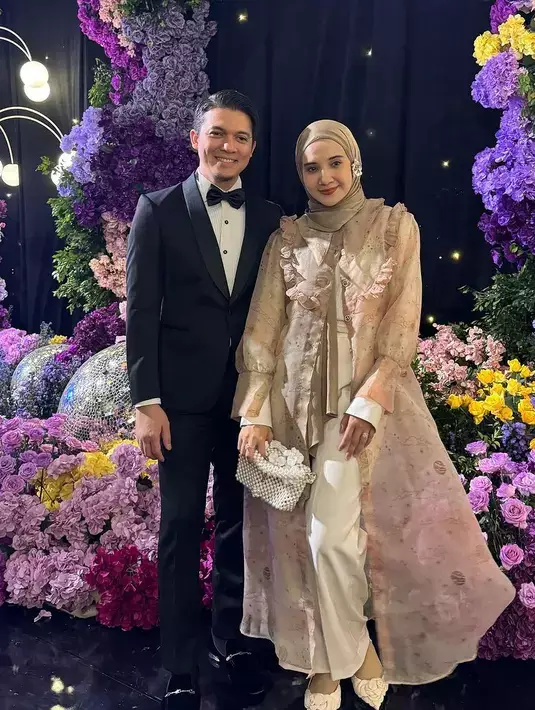 gaya seleb di nikahan mahalini dan rizky febian © instagram
