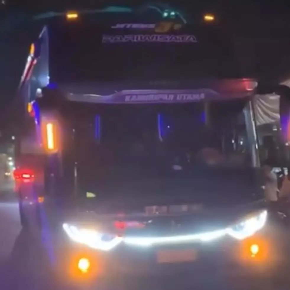 Momen orang tua murid SMK Lingga Kencana Depok sambut siswa selamat dari kecelakaan ini bikin haru