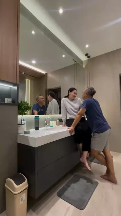 toilet Mona Ratuliu luas © Instagram toilet Mona Ratuliu luas © Instagram