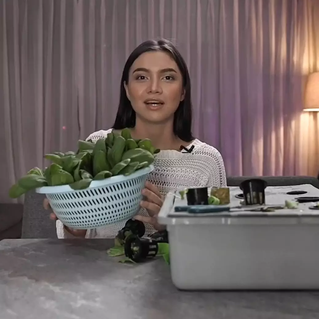 Penganut minimalis, 9 potret dapur Angela Gilsha 'Cinta Berakhir Bahagia' simpel tanpa perabot mewah