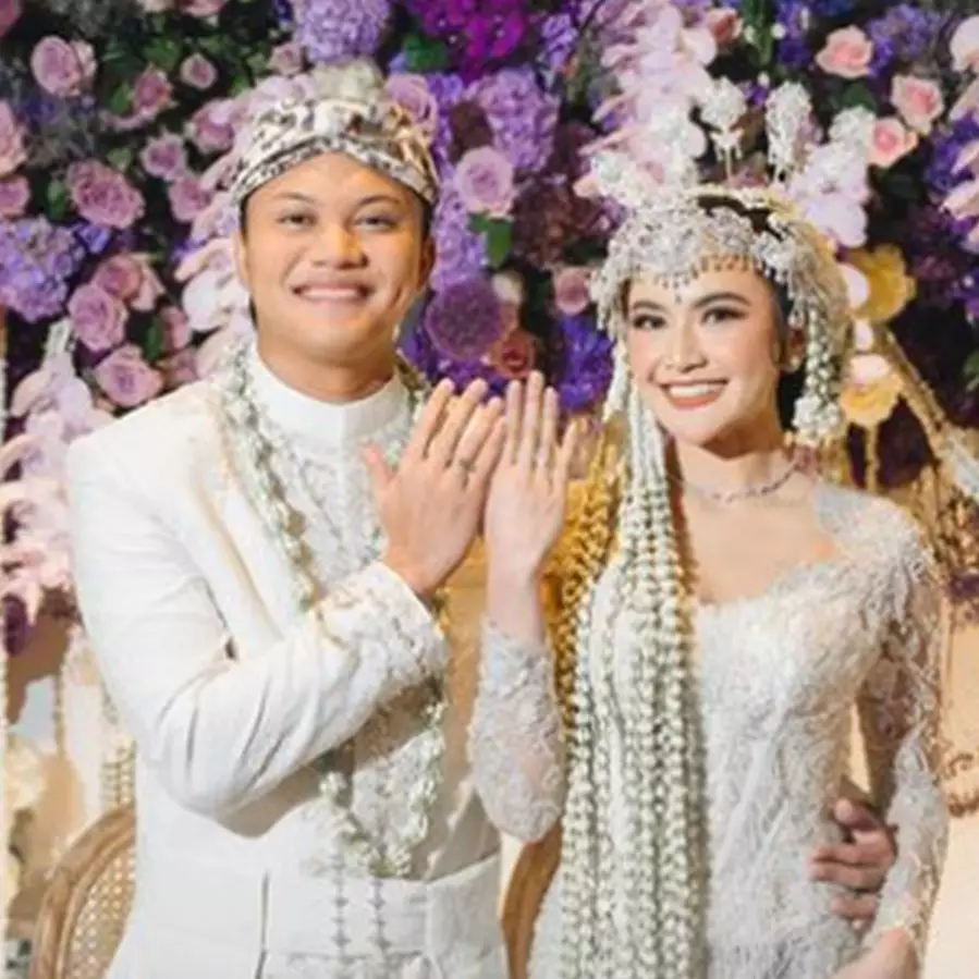 9 Momen after party pernikahan Mahalini dan Rizky Febian, sandal pengantin wanitanya bikin gagal fokus