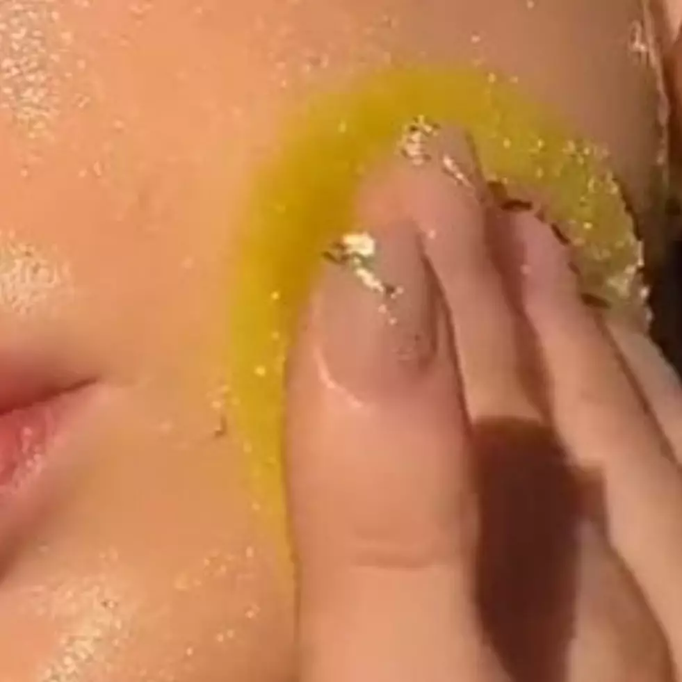 Sudah ditonton 1,7 juta kali, ini cara bersihkan kotoran penyebab pori-pori besar pakai 2 bahan alami