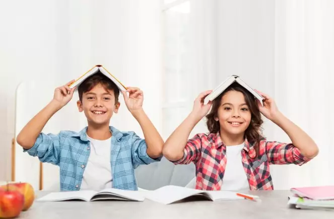 jenaka anak-anak © Freepik jenaka anak-anak © Freepik