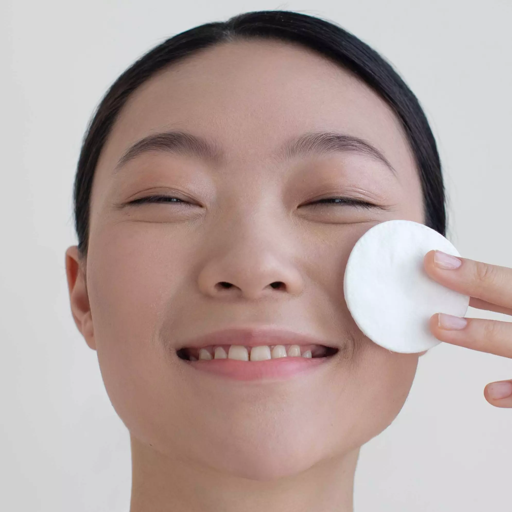 10 Rekomendasi micellar water untuk anak sekolah harga di bawah Rp 100 ribu, wajah bersih berseri