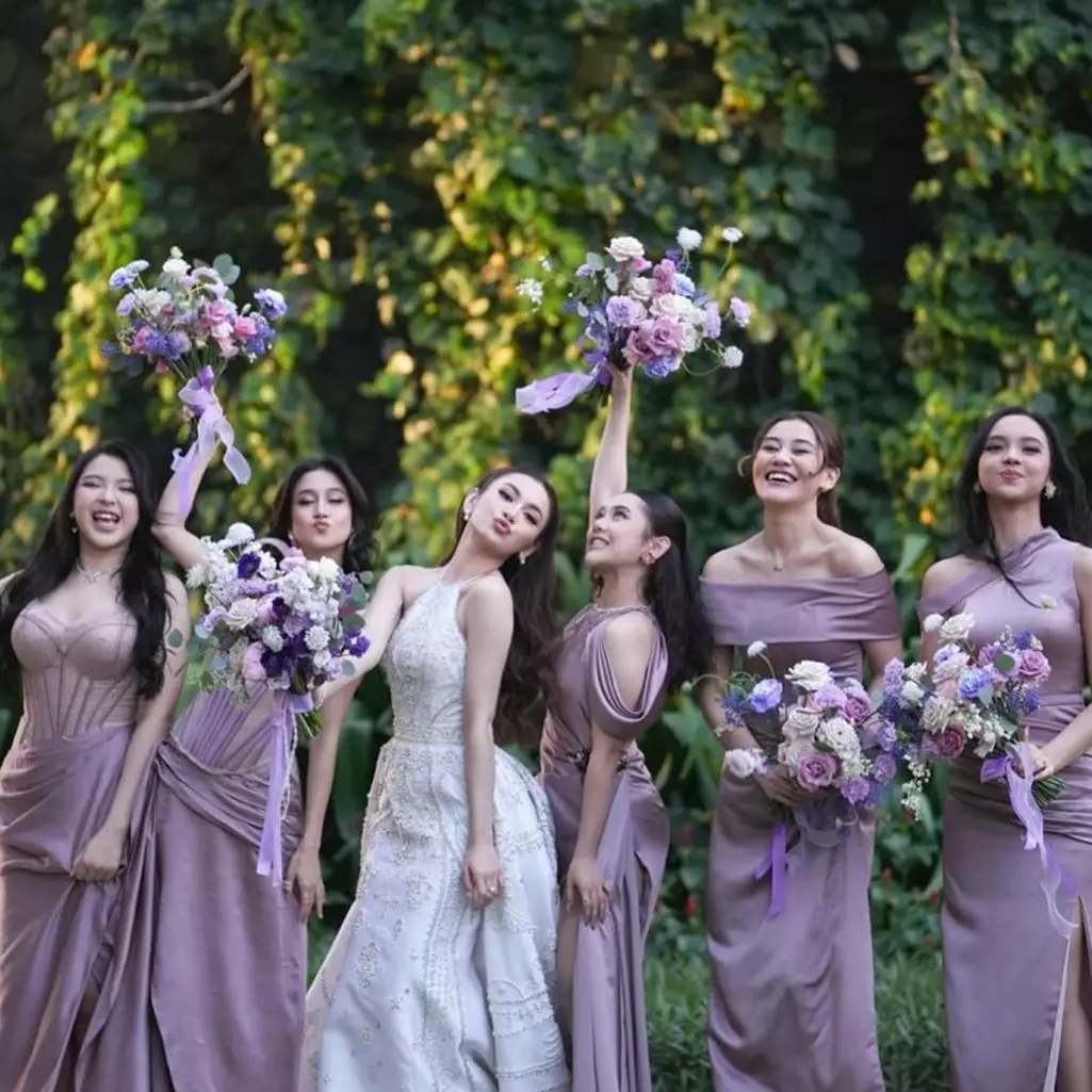 Dikritik jadi bridesmaid karena bukan satu sirkel, ini 11 potret kedekatan Aaliyah Massaid &amp; Mahalini
