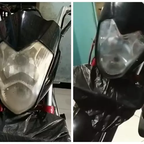 Trik bapak-bapak bersihkan kaca lampu motor kuning dan buram jadi kinclong, ampuh tambah 1 bahan dapur