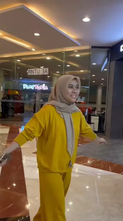 Verrell Bramasta belikan mobil Sarni © Instagram