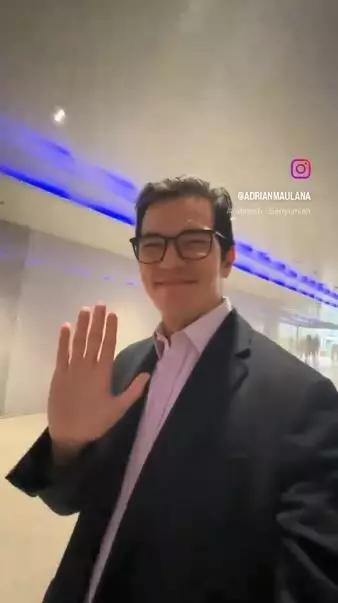 adrian maulana naik transportasi umum © 2024 Instagram adrian maulana naik transportasi umum © 2024 Instagram