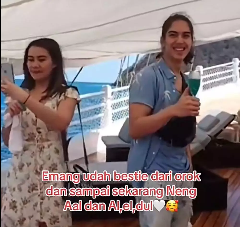 El Rumi dan Aaliyah kompak bersahabat © 2024 brilio.net El Rumi dan Aaliyah kompak bersahabat © 2024 brilio.net