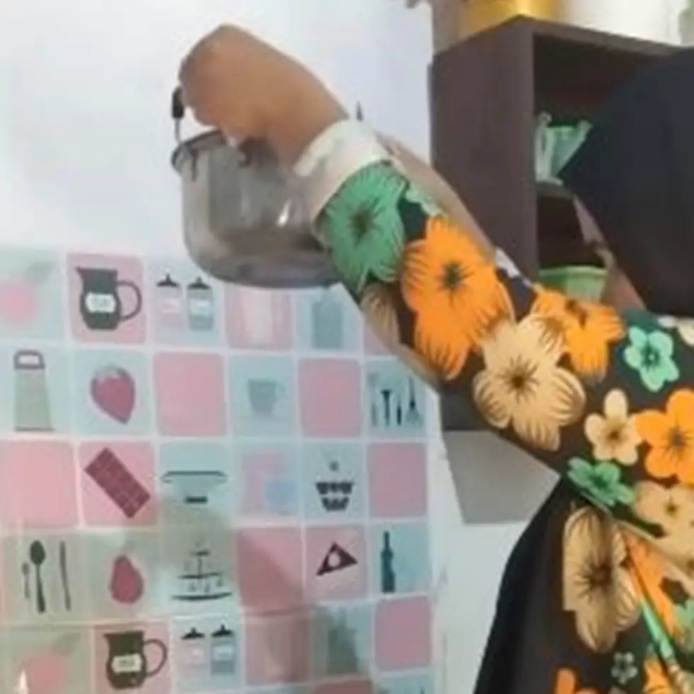 Tanpa selotip aluminium foil, ini cara menambal panci bocor cuma andalkan 1 sampah dapur