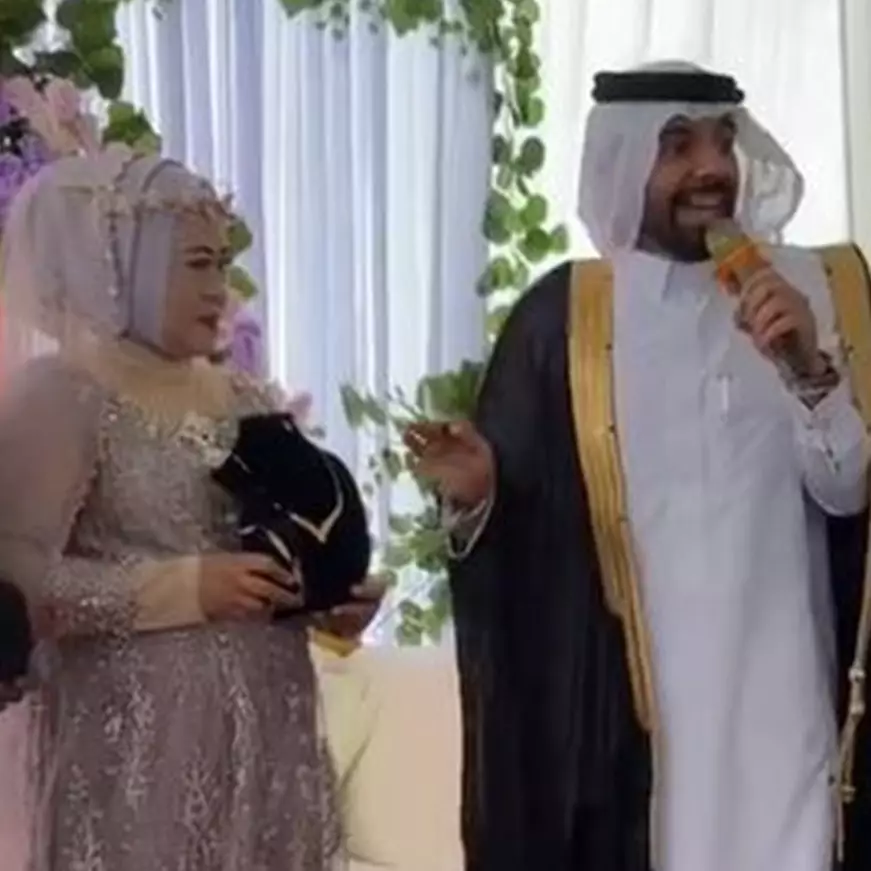 7 Momen majikan asal Arab Saudi datang ke nikahan ART di Indonesia, isi kadonya bikin heboh