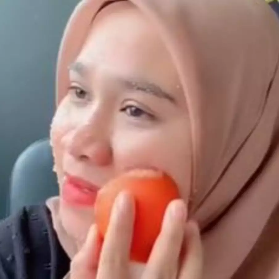 Tanpa facial mahal, wanita ini bagikan cara atasi komedo hitam dan putih di wajah pakai 2 bahan dapur