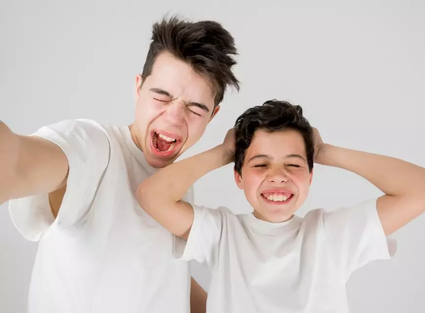 Pantun jenaka 4 baris freepik.com Pantun jenaka 4 baris freepik.com