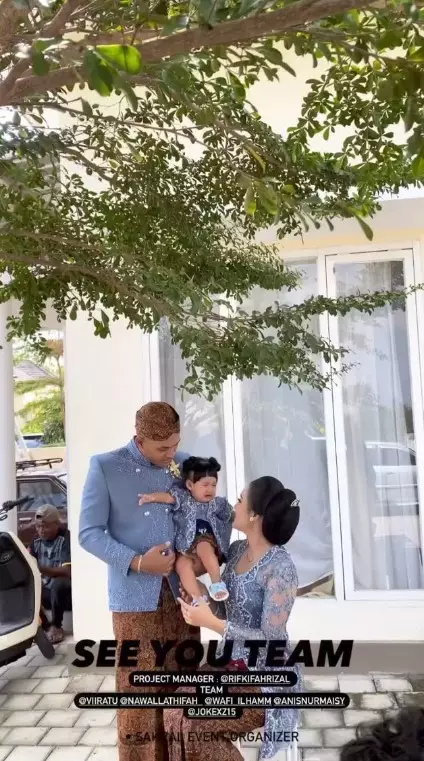 tedak siten anak Yeni Inka © Instagram