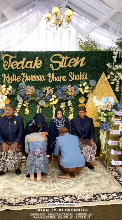 tedak siten anak Yeni Inka © Instagram