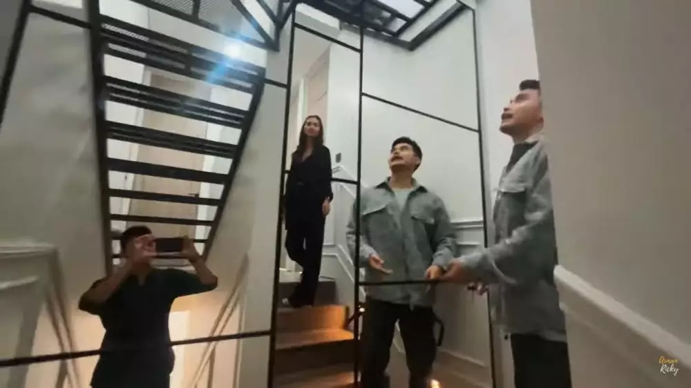 kamar tidur Soraya Rasyid © 2024 YouTube