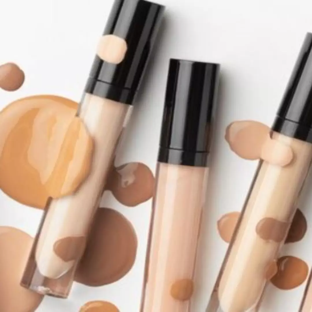 Sesuaikan dengan jenis kulit, ini beda sheer, satin, dewy, dan matte finish pada foundation